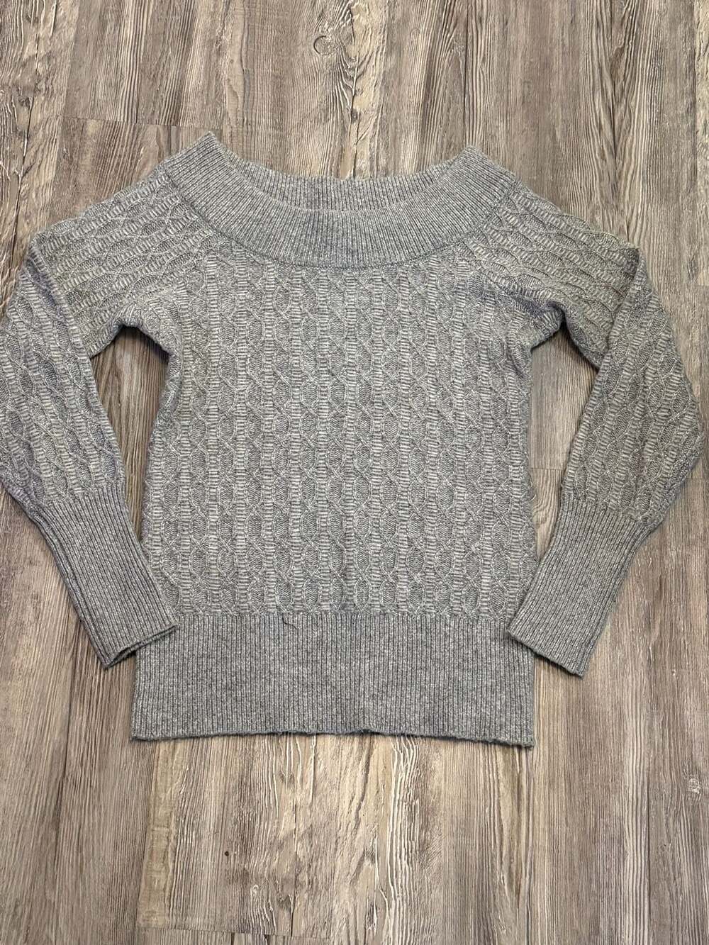 White House Black Market Sweater Size M Gray Cable Knit Off Shoulder